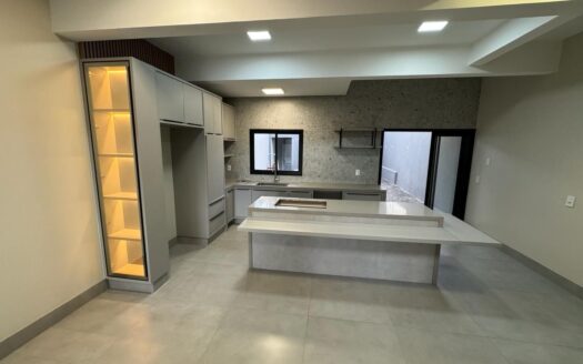 Sobrado à venda Res. Dona Luzia