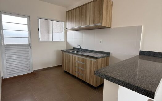 ALUGO CASA COND MANDACARU