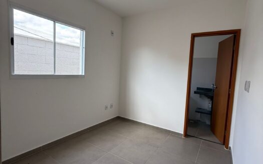 ALUGO CASA COND MANDACARU