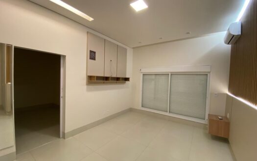 ALUGO CASA ALTO PADRAO EM CONDOMINIO FECHADO EM RIO VERDE