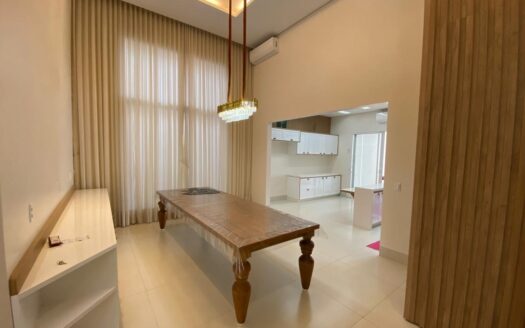 ALUGO CASA ALTO PADRAO EM CONDOMINIO FECHADO EM RIO VERDE