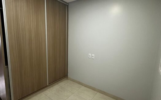 ALUGO APARTAMENTO PROXIMO À UNIRV 3 QUARTOS