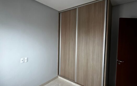 ALUGO APARTAMENTO PROXIMO À UNIRV 3 QUARTOS