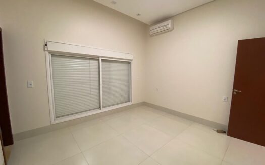 ALUGO CASA ALTO PADRAO EM CONDOMINIO FECHADO EM RIO VERDE