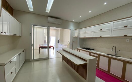 ALUGO CASA ALTO PADRAO EM CONDOMINIO FECHADO EM RIO VERDE