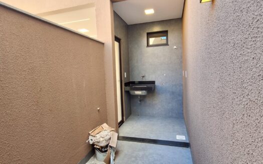 CASA À VENDA NO JD PRESIDENTE